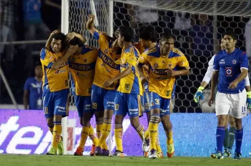 Tigres estrena título con empate a uno ante Cruz Azul