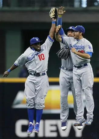 Dodgers se queda con el triunfo ante Milwaukee