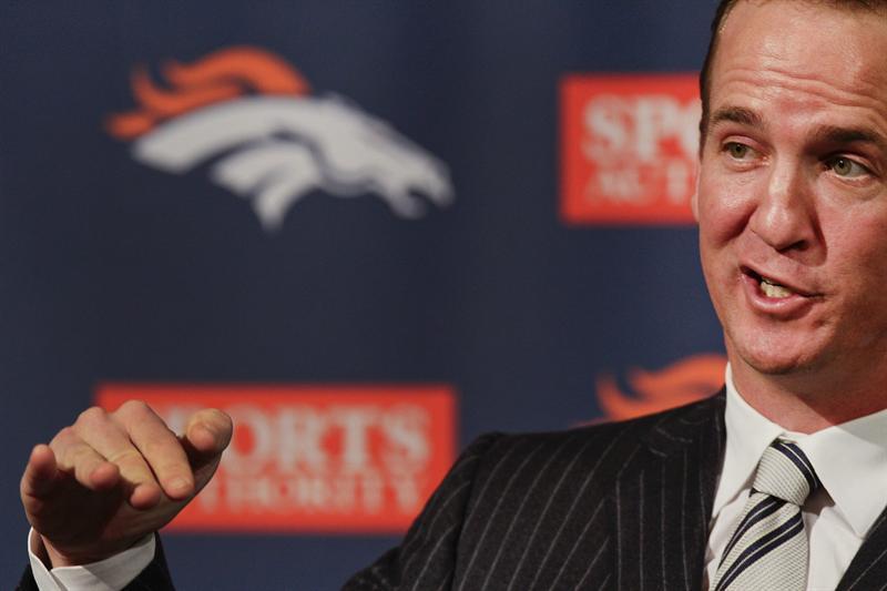 Manning es presentado oficialmente con Broncos. FOTO: EFE