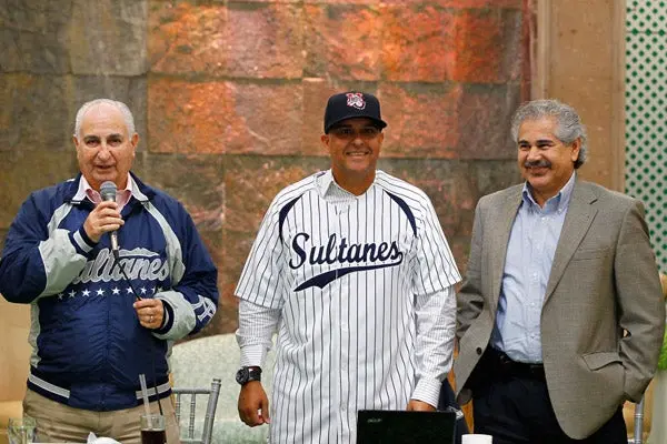 Lino Rivera fue presentado con Sultanes