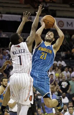 Ayón consigue 2 puntos en triunfo de Hornets sobre Bobcats