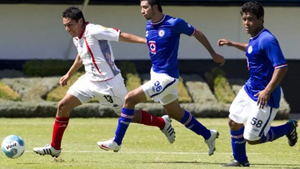 Cruz Azul Hidalgo cae en agónico partido ante Lobos BUAP