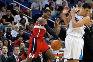 Ayón cerca de otro 'doble-doble' en nueva derrota de Hornets