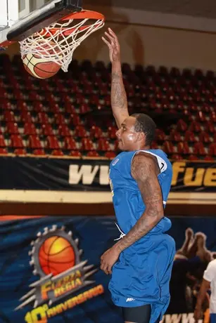 Smith es remplazado en Fuerza Regia por Shannon
