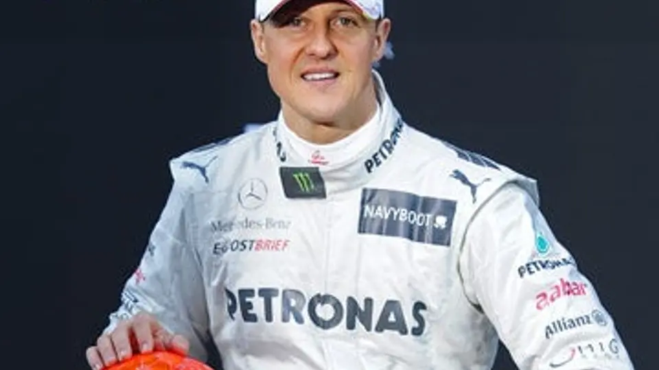 Jefe de Mercedes desea renovar el contrato a Schumacher
