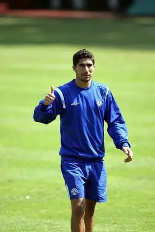 Pereira piensa que Meza sabe mucho y por eso lo toma en cuenta
