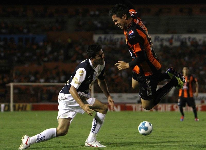 Jaguares supo reponerse y logró vencer a los Tuzos. FOTO: MEXSPORT