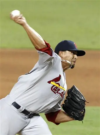 Cardenales vencen sin problema a Piratas