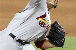 Cardenales vencen sin problema a Piratas