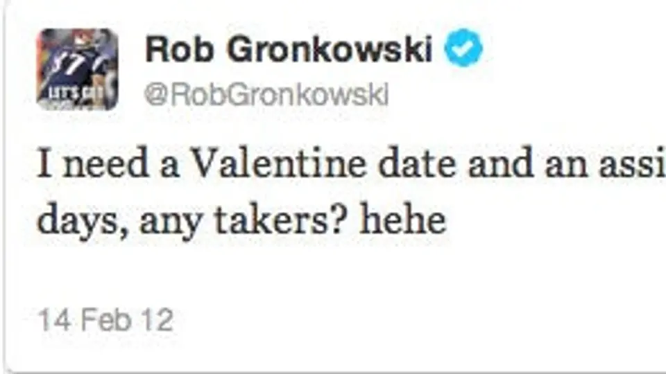 Gronkowski busca cita para San Valentín en Twitter