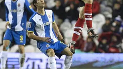 Moreno juega los 90' en empate entre el Espanyol y el Athletic