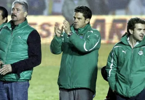 Directiva de Santos visitó al Everton de Inglaterra
