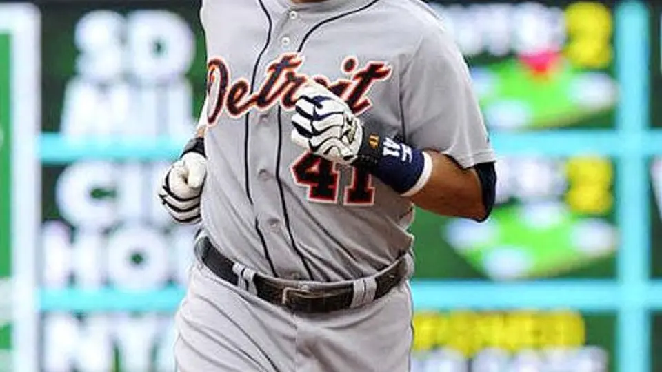 Víctor Martínez será baja en Detroit por lesión