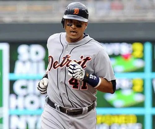 Víctor Martínez será baja en Detroit por lesión