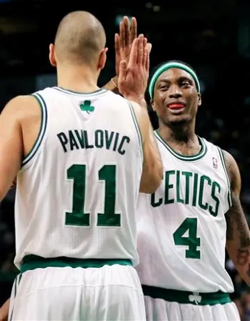 En duelo de suplentes, Celtics vence 78-66 al Heat