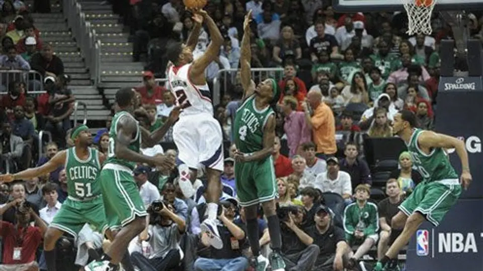 Celtics caen ante Hawks
