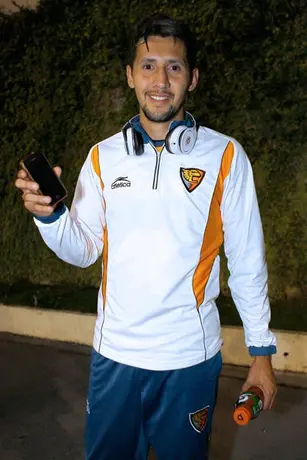 Yasser se disculpa y dice que aguantará la grilla de los regios
