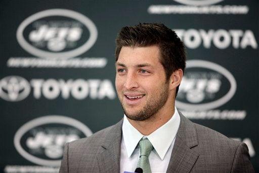 El ex quarterback de Denver se presentó ante la prensa en el Florham Park. FOTO: AP