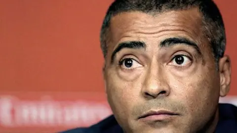 Romario asegura que habrá exceso de gastos en Brasil 2014