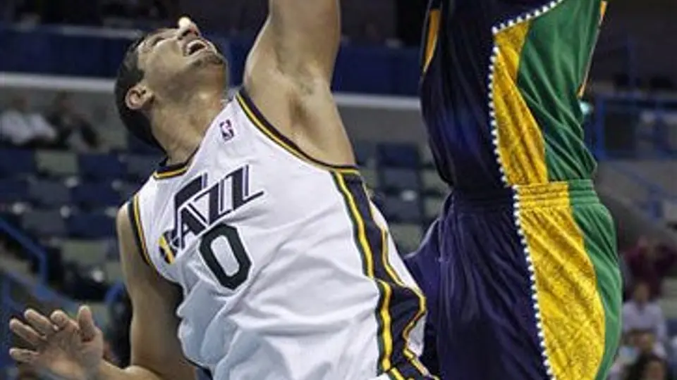 Ayón gana su primer juego como titular con Hornets