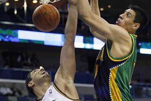 Ayón gana su primer juego como titular con Hornets