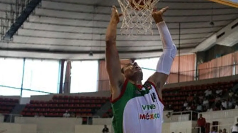 Ayón jugará el Centrobasket con México