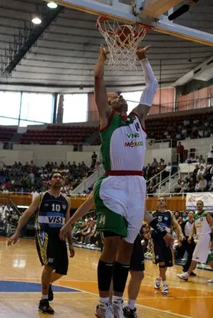 Ayón jugará el Centrobasket con México
