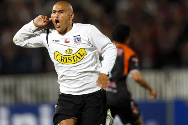 Ahora es Colo-Colo quien estaría dispuesto a comprar a Suazo