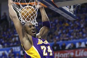 Kobe Bryant subasta un 'partidito'