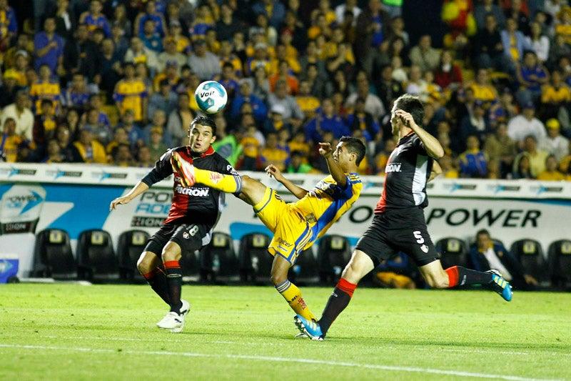 Tigres y Atlas mantienen el marcador en ceros. FOTO: AZAEL RODRÍGUEZ