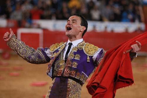 Fermín Spínola conquista la Plaza México tras cortar rabo (FOTO: RICARDO FLORES)