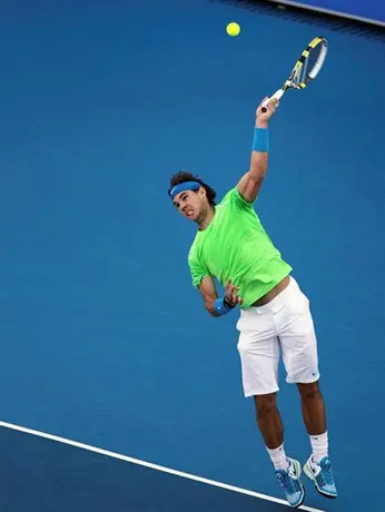 Nadal cambio de raqueta para volver a los primeros planos