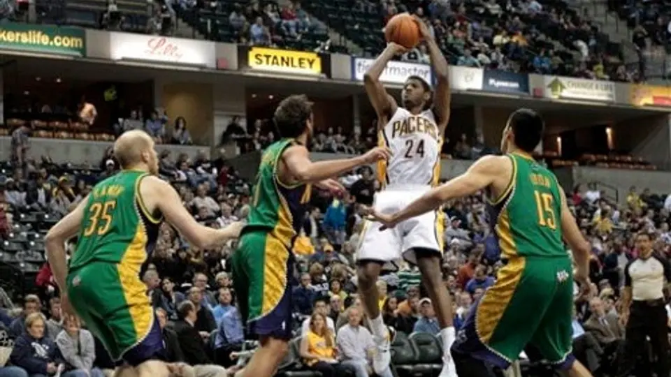 En tiempo extra, Hornets caen 117-108 ante Pacers