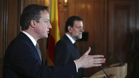 Primer ministro Inglés promete erradicar racismo del futbol