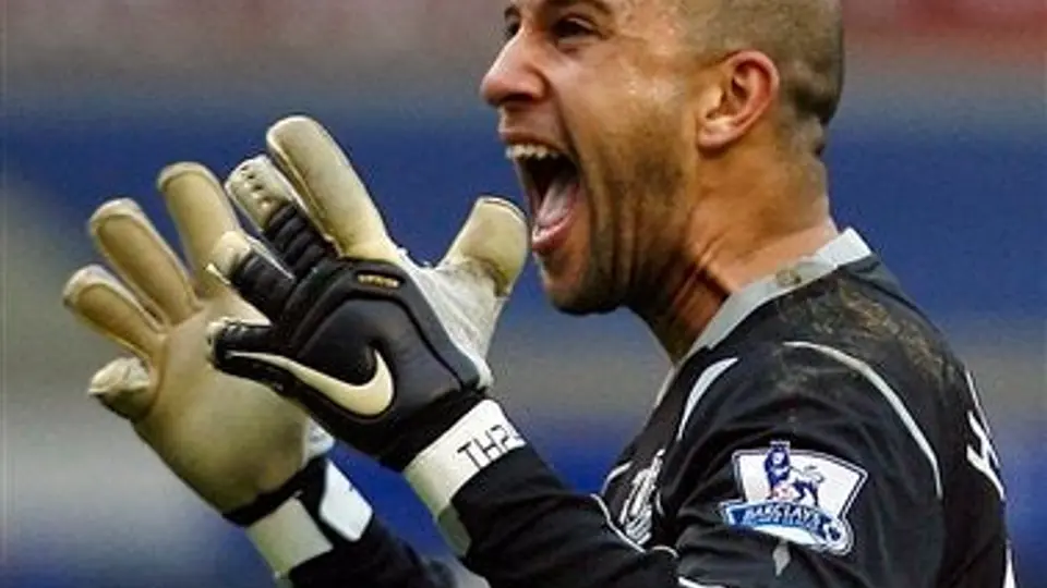 Tim Howard renueva por cuatro años con Everton