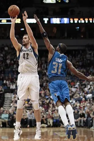 Minnesota rompe racha negativa tras vencer a Dallas