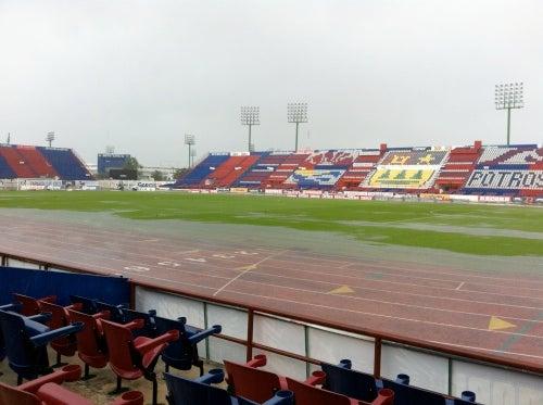 La cancha del Andrés Quintana Roo está inundada (FOTO: JORGE JARAMILLO)