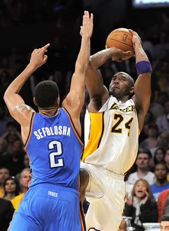 Lakers se imponen al Thunder en doble Tiempo Extra