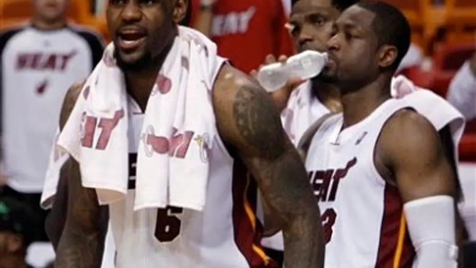 Heat de Miami arrasa con Pacers y lidera la serie 3-2