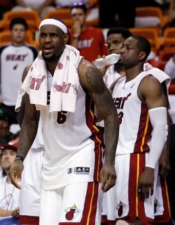 Heat de Miami arrasa con Pacers y lidera la serie 3-2