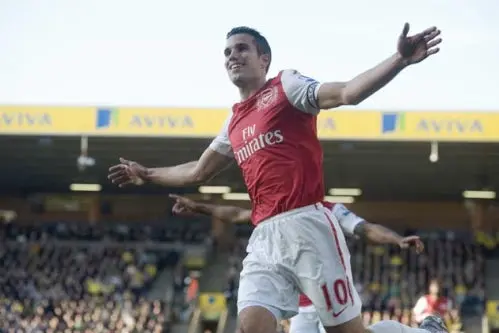 Van Persie desmiente conflicto con Arsenal