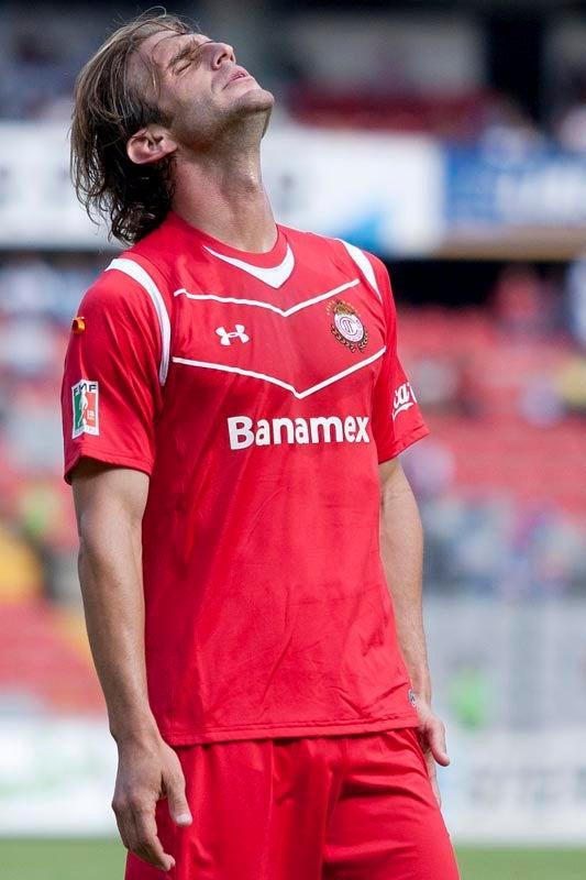 Alonso se lamenta. FOTO: MEXSPORT