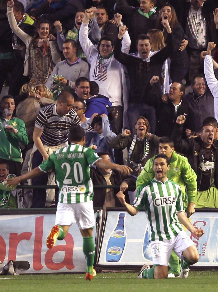 Betis se fue adelante en el juego. FOTO: EFE
