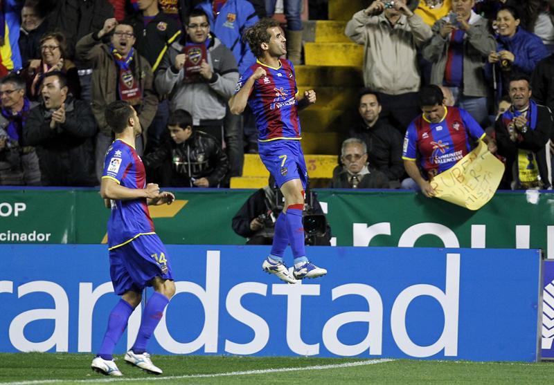 Barkero puso adelante al Levante. FOTO: EFE