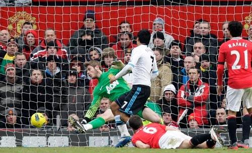 Manchester United superó 2-1 al Liverpool en el Teatro de los Sueños (FOTO: AP)