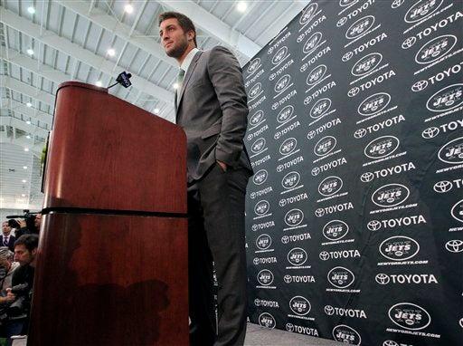 El jugador de los Jets ofrece su primera conferencia de prensa. FOTO: AP