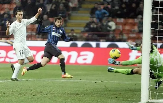 Inter derrota 2-1 a la Lazio y consigue su séptimo triunfo al hilo