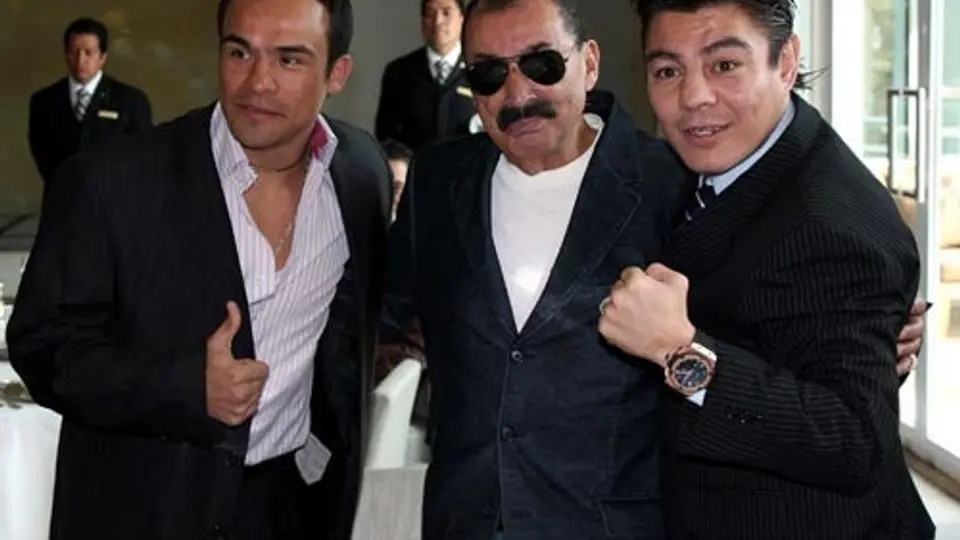 La OMB reconocerá a Márquez y 'Travieso' con anillos de brillantes