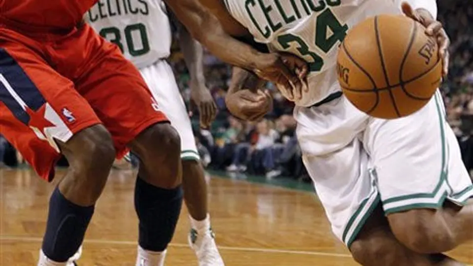 Bradley brilla en triunfo de Celtics
