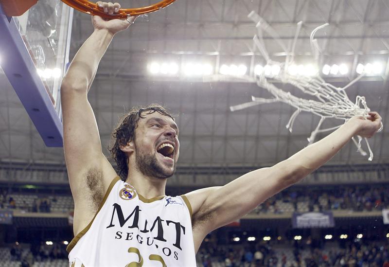 La quinteta merengue se quedó con la Copa del Rey. FOTO: EFE